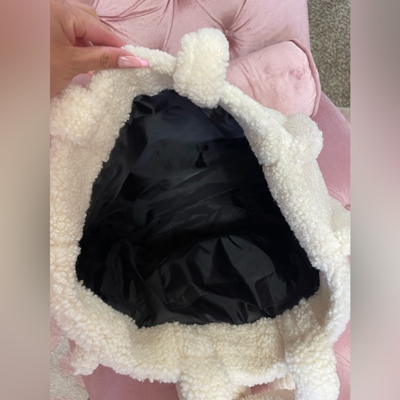 Victorias Secret Sherpa tote and slippers set - Picture 7 of 8